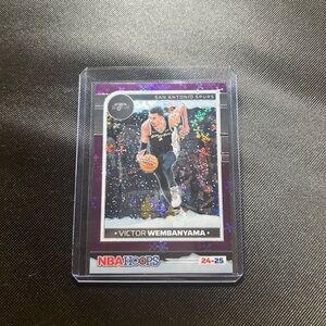 San Antonio Spurs Victor Wembanyama NBA Hoops holiday Trading Card